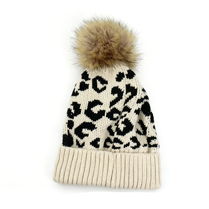 Herfst- en wintermuts met luip - Beanie Cuffed Knit recensie en prijs